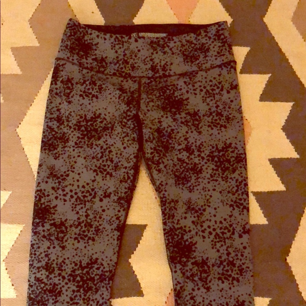 Victoria’s Secret sport leggings. Size medium